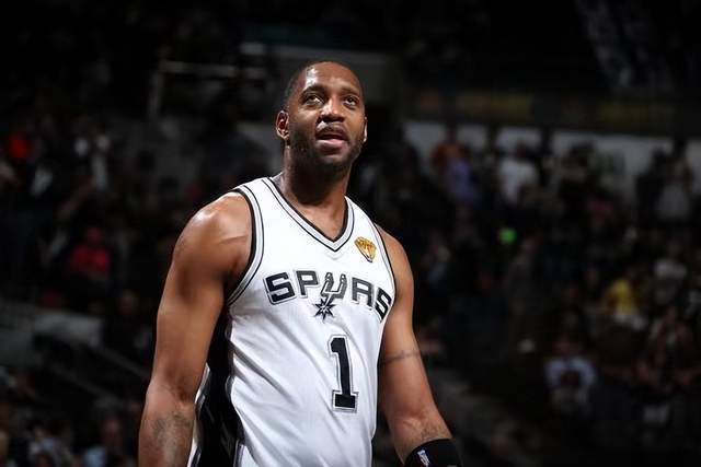 余嘉豪17+12吴前15分 浙江大胜上海3-2进四强